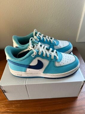 Nike Kids Low-Top Sneakers - Teal, White & Navy